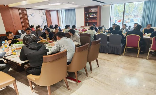 2.长白山海洋之神酒店发展年中团建_副本.jpg
